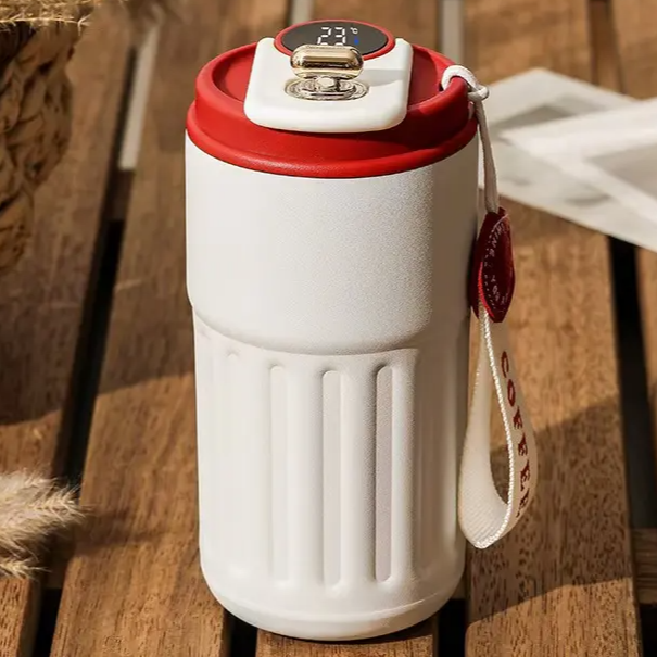 Cana termica cu afisaj LED, Zola, 460 ml, otel inoxidabil, inchidere etansa, pereti dubli, mentine temperatura cald-rece, capac plastic, maner confortabil, 16 x 7 cm, crem/rosu Cana termica cu afisaj LED, Zola, 460 ml, otel inoxidabil, inchidere etansa, pereti dubli, mentine temperatura cald-rece, capac plastic, maner confortabil, 16 x 7 cm, crem/rosu